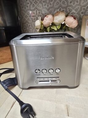 Breville Stainless Steel 2-Slice Toaster - Brushed Silver Like New